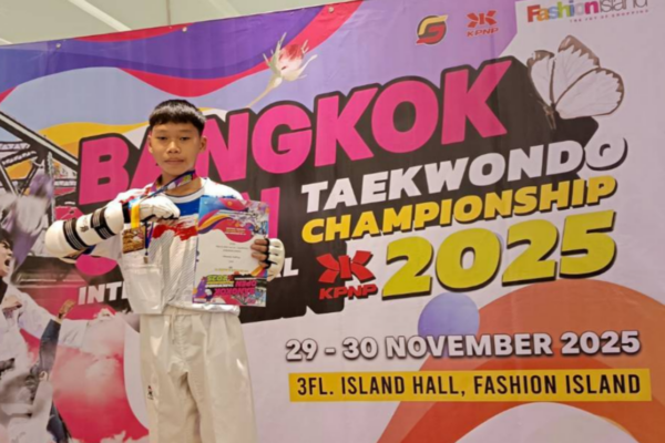 แสดงความยินดีกับนักกีฬาเทควันโด